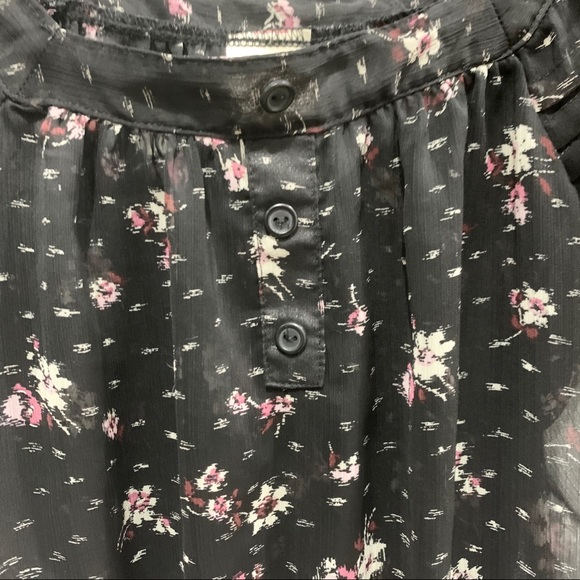 Translucent Floral Top - Picture 4 of 6